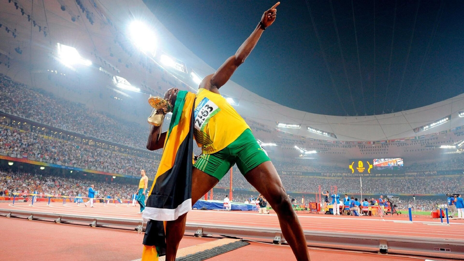 C罗重返赛场，重要助攻首场状态出色，法国队观众沸腾！赢得满堂喝彩