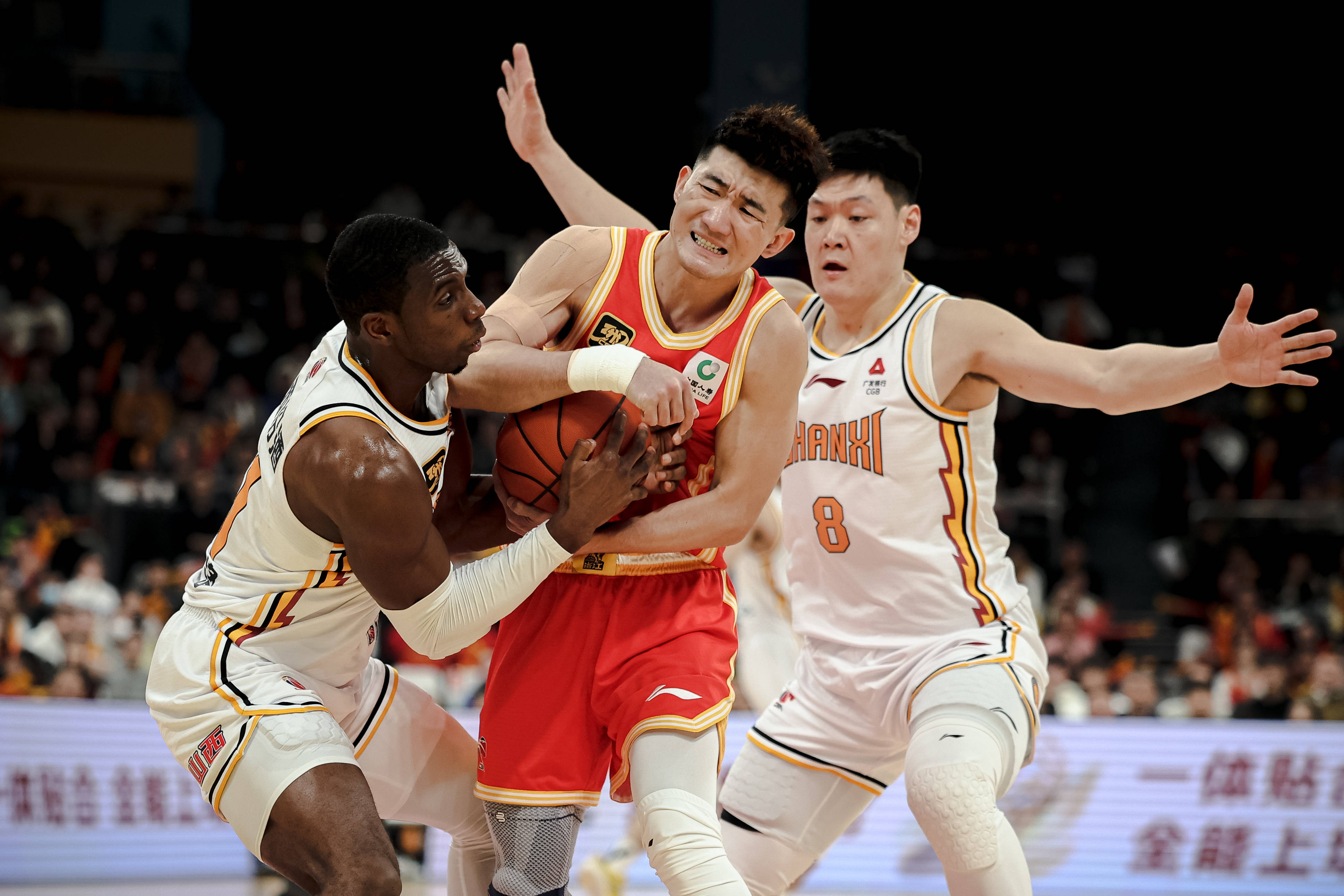  今晚足协杯前瞻：东契奇伤情更新，广厦男篮冲击连胜纪录