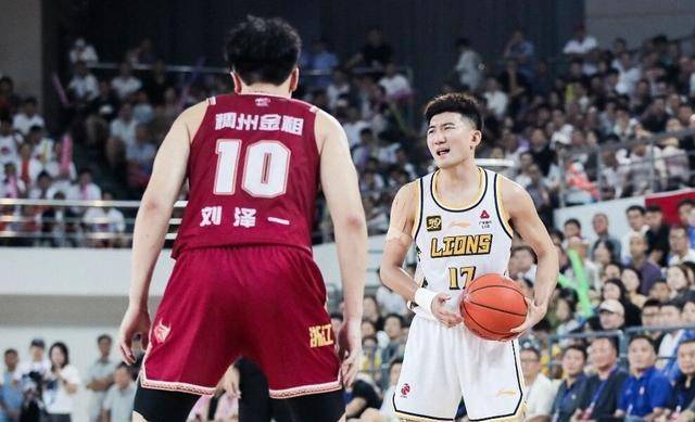  又见绝平！拜仁慕尼黑与巴黎圣日耳曼鏖战至终场，孙铭徽读秒救主