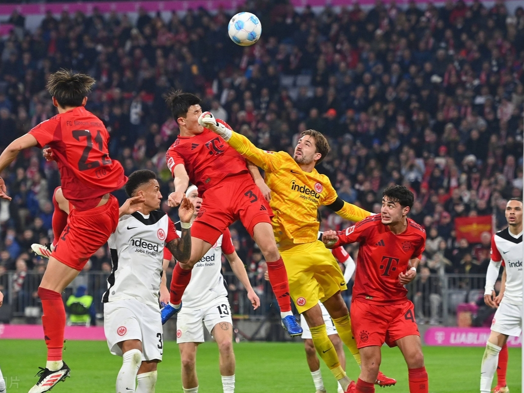 德甲常规赛对决在即！北京国安演练定位球，国际米兰密集防守应对的简单介绍